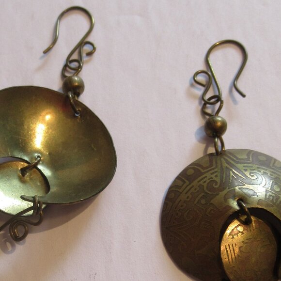 Vintage brass, dangly earrings. Handmade, Aztec or Mayan inspired. Rustic - Picture 8 of 9